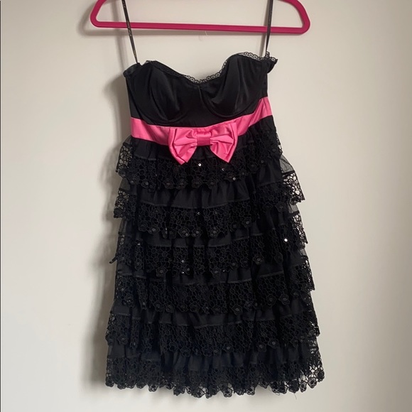 Betsey Johnson Dresses & Skirts - Betsey Johnson Black Sequin Dress with Pink Bow